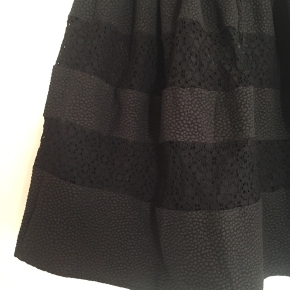 Adorable Textured Full Skirt - Picture 4 of 6